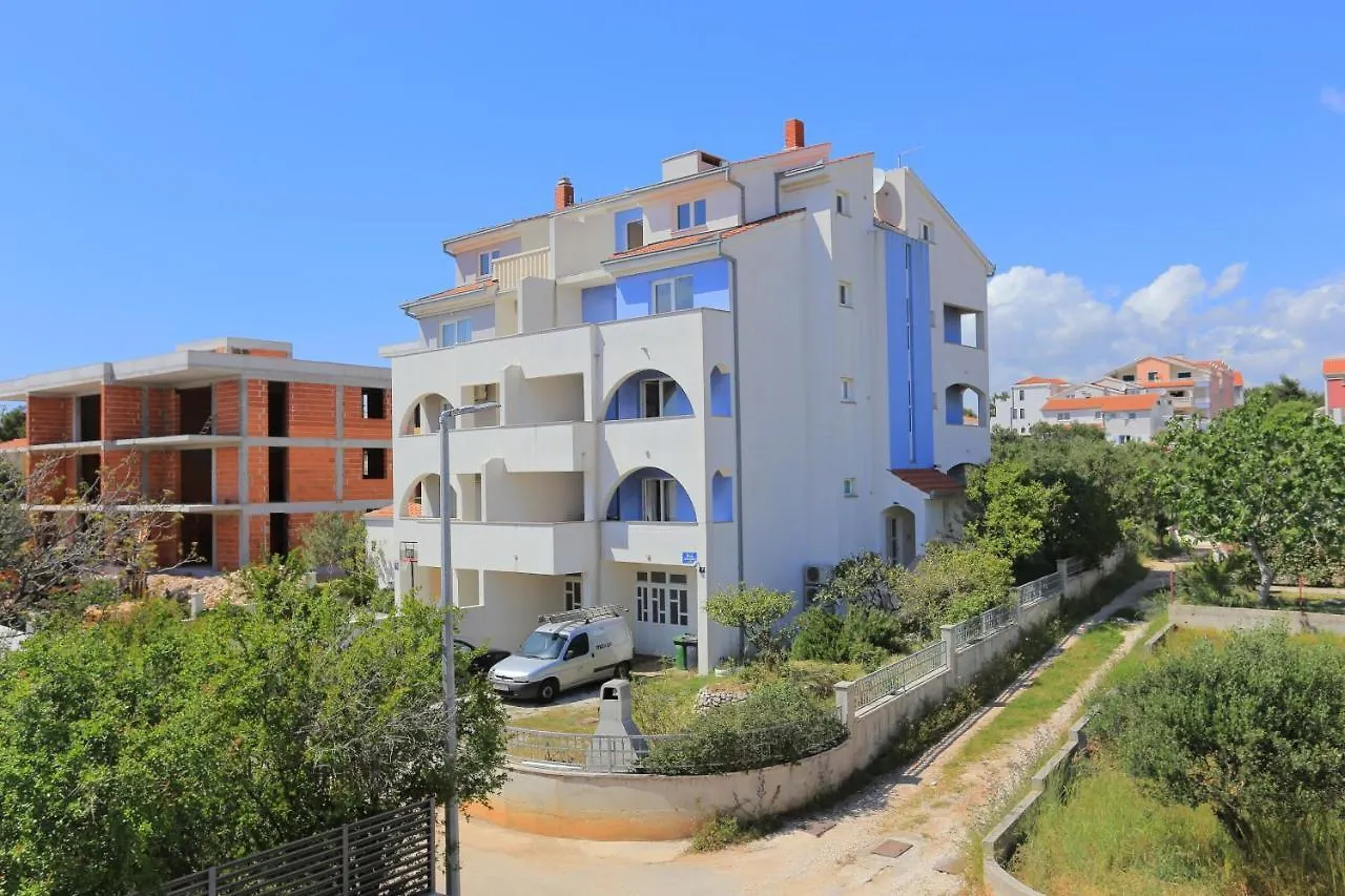 Apartments With A Parking Space Businci, Ciovo - 18800 contacts